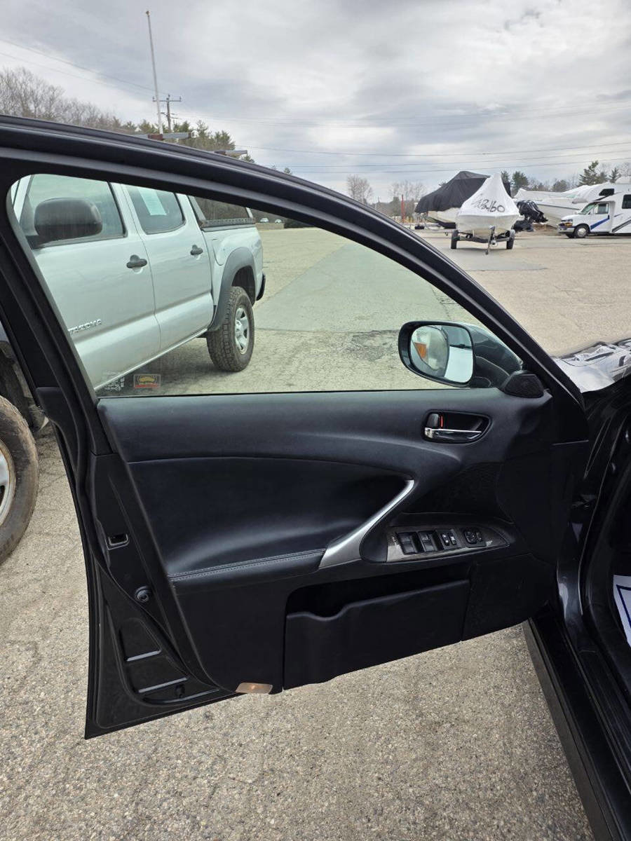 Used 2011 Lexus IS 250 AWD w/ Premium Pkg Value Edition image 14