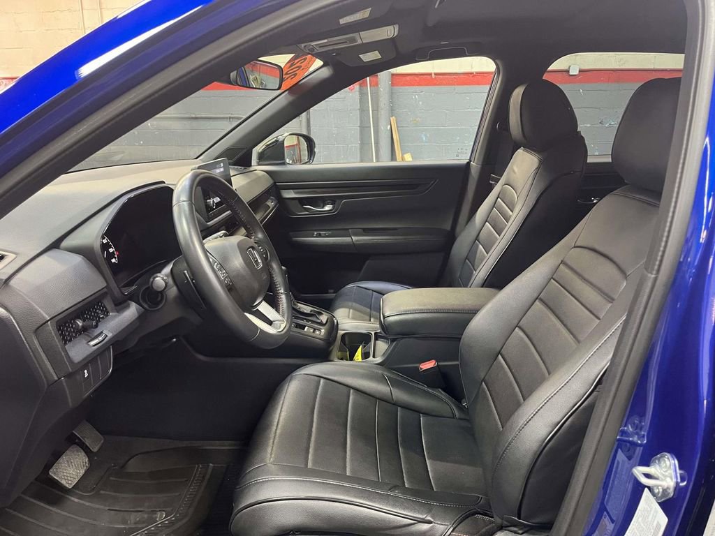 Used 2025 Honda CR-V Sport image 16