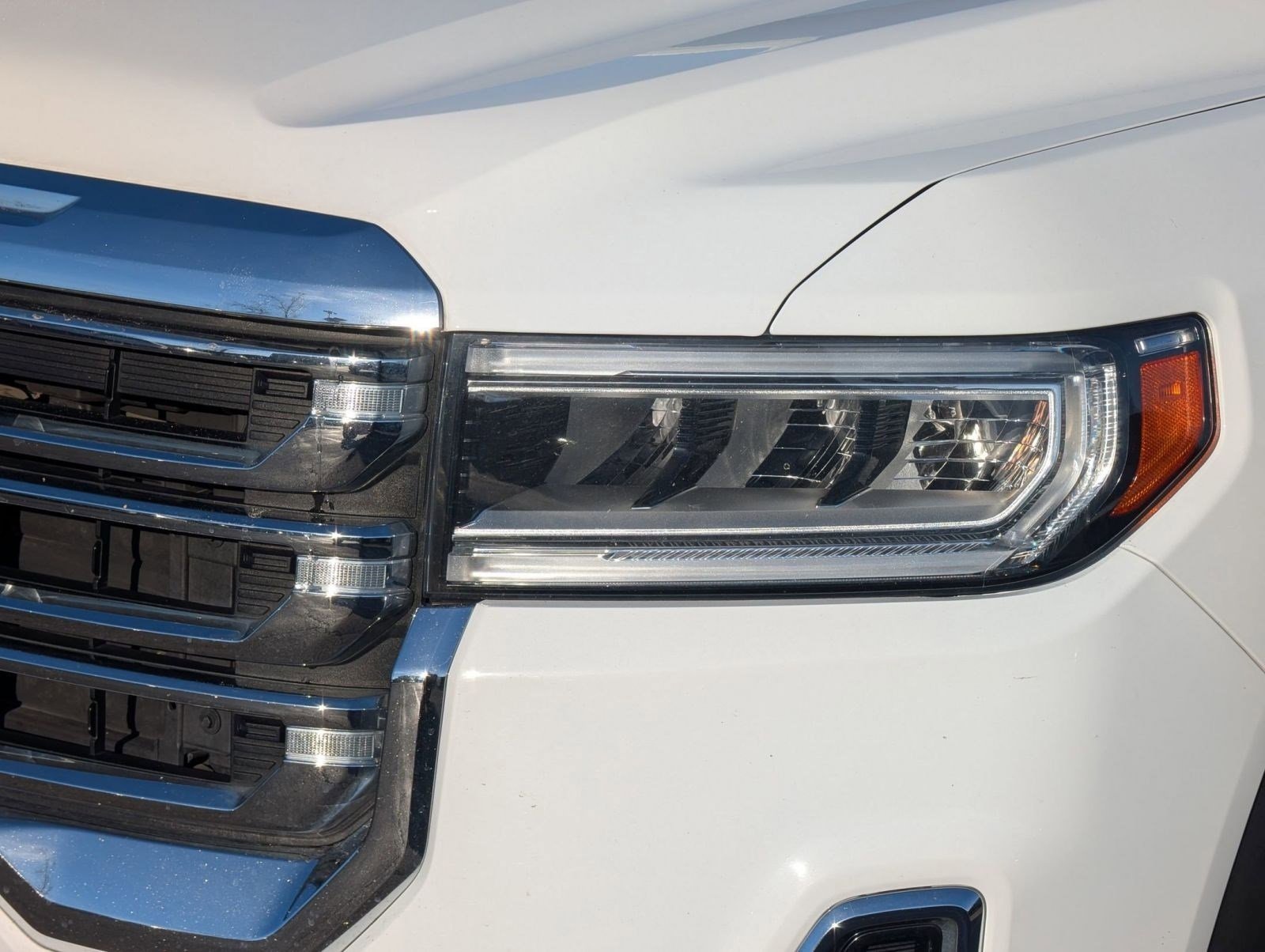 Used 2023 GMC Acadia SLT image 11