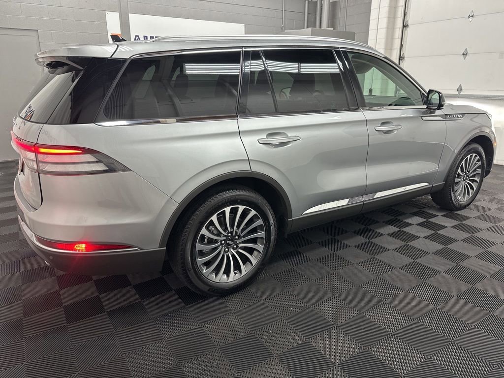 Used 2024 Lincoln Aviator AWD w/ Premium Package image 10