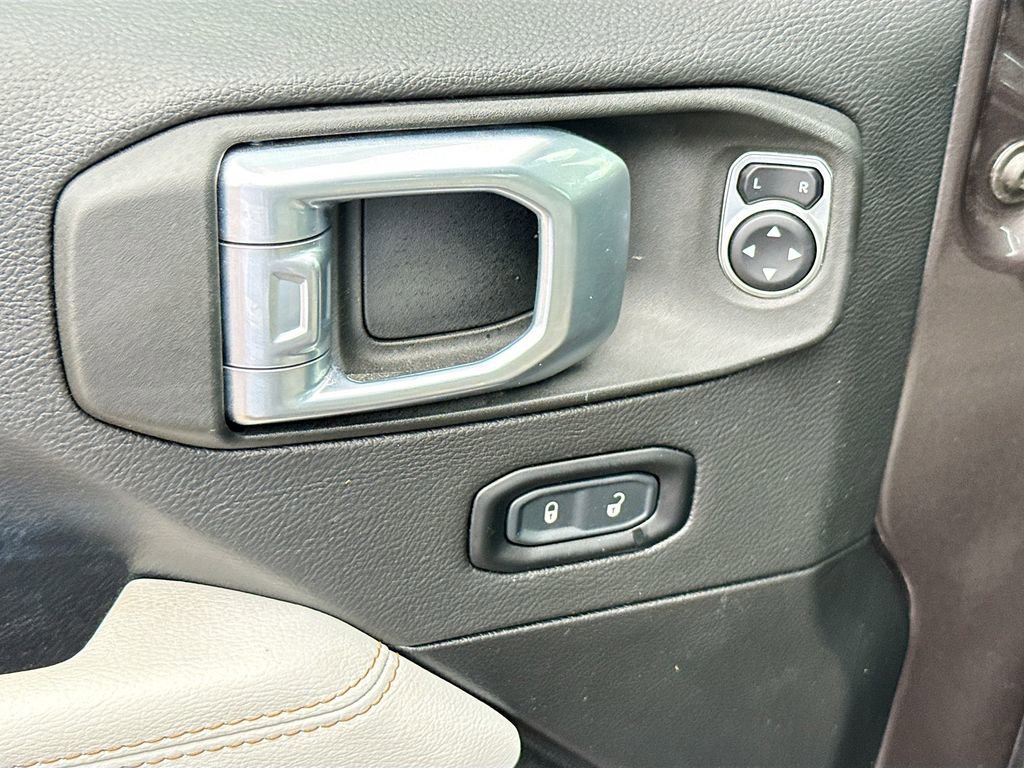 Used 2021 Jeep Wrangler Unlimited Sahara image 19