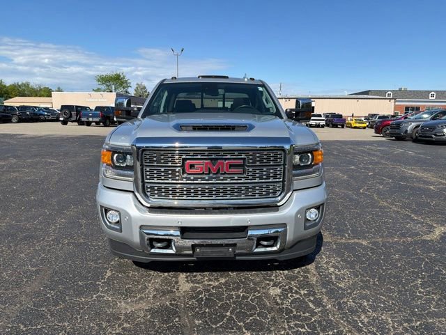 Used 2019 GMC Sierra 2500 Denali w/ Duramax Plus Package AWD/4WD image 3