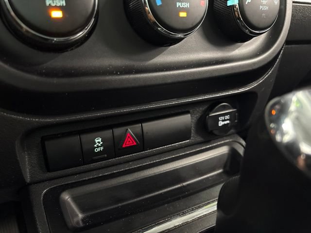 Used 2014 Jeep Patriot Sport w/ Power Value Group AWD/4WD image 32