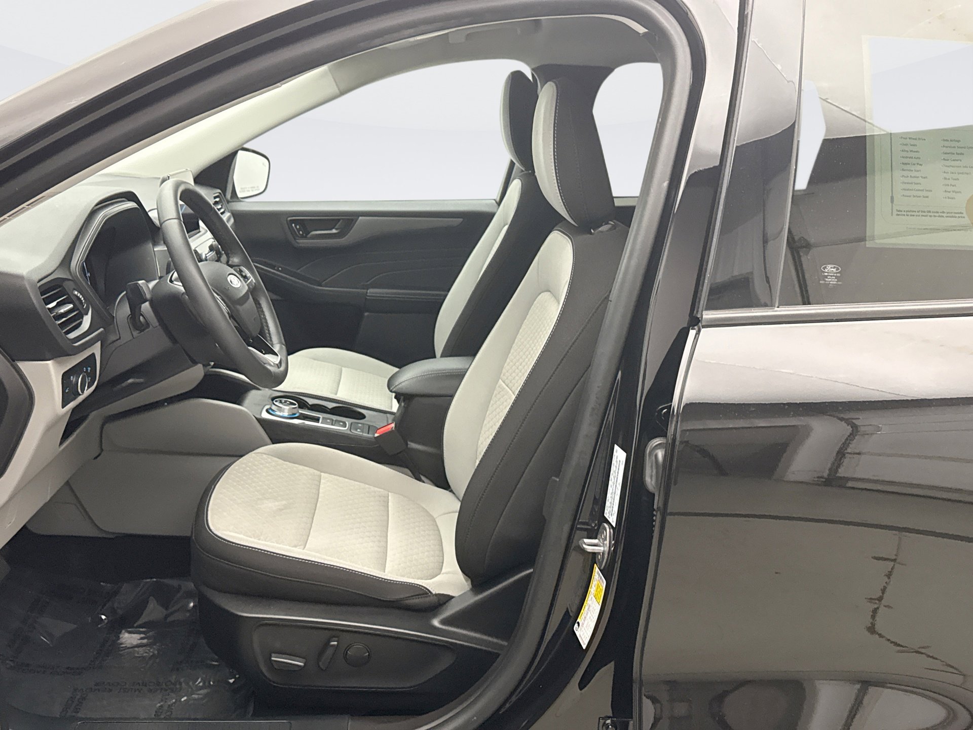 Used 2023 Ford Escape Active image 11