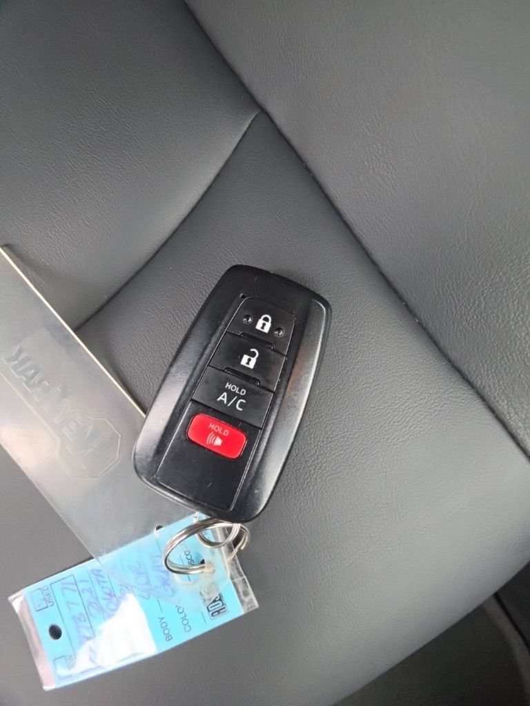 Used 2021 Toyota Prius Prime Limited w/ Carpet Mat Package (TMS) FWD image 34