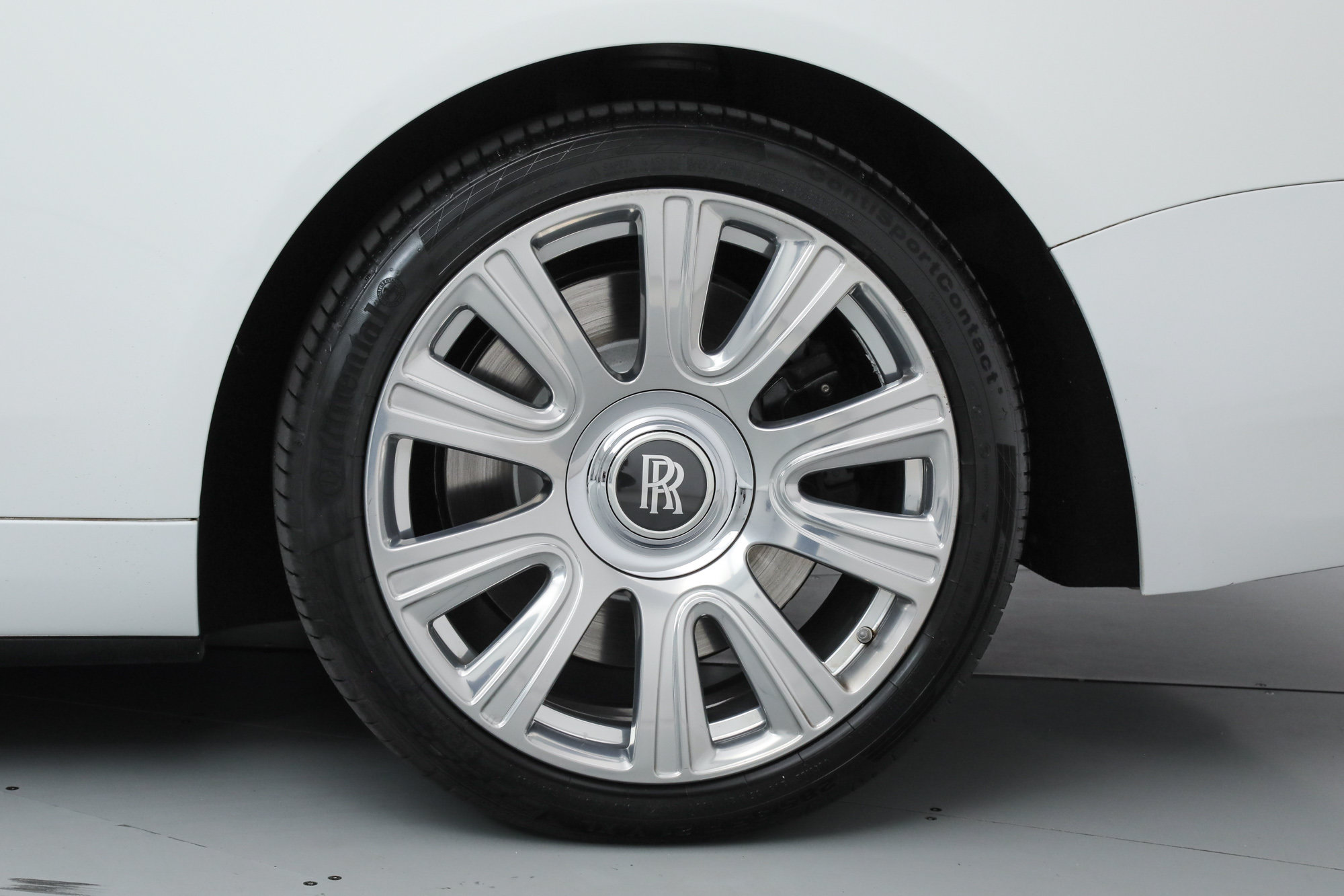 Used 2017 Rolls-Royce Dawn RWD image 42