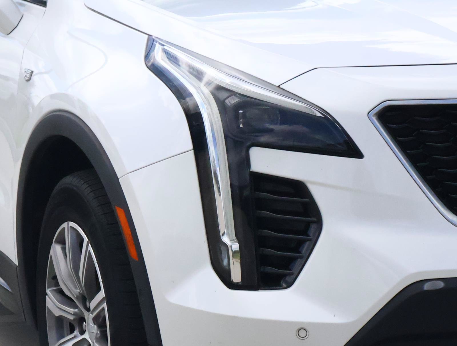 Certified 2022 Cadillac XT4 Sport w/ Enhanced Visibility Package AWD/4WD image 9