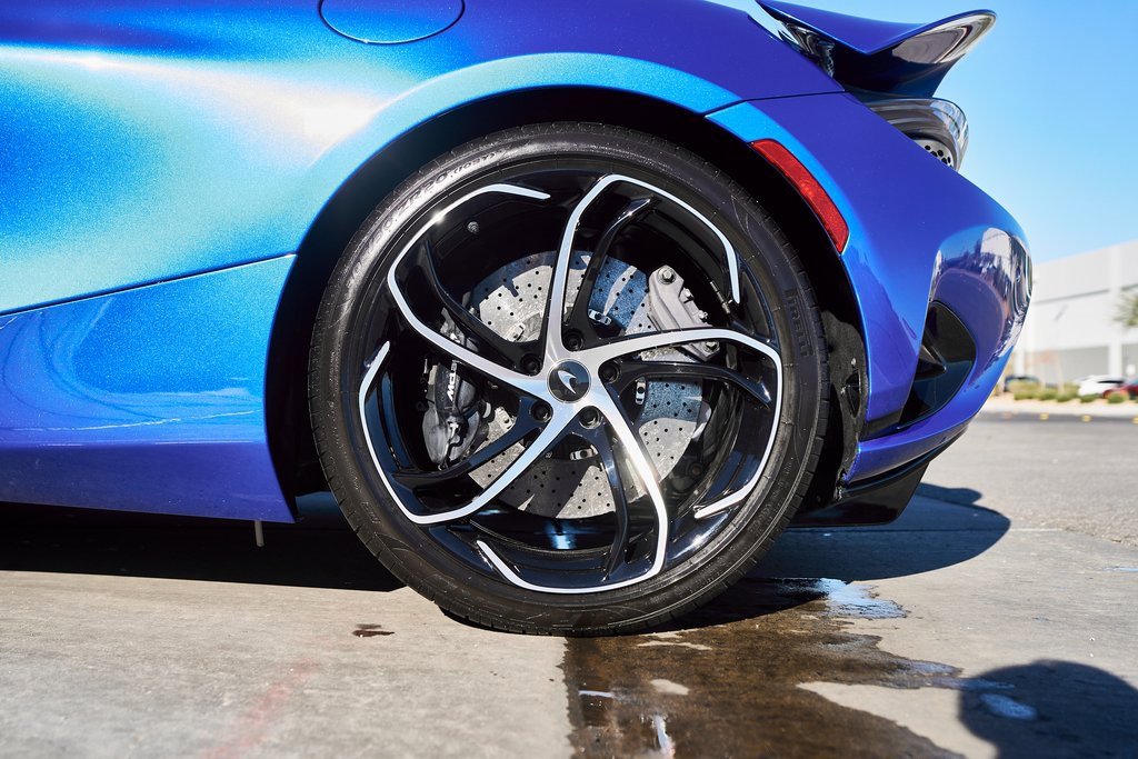 Used 2024 McLaren 750S Spider image 25