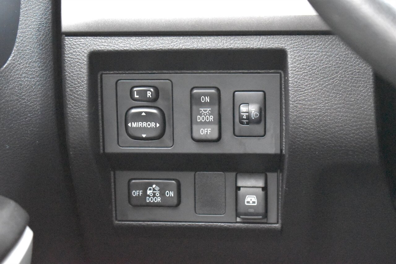 Used 2015 Toyota Tundra SR5 w/ TRD Off Road Package AWD/4WD image 17