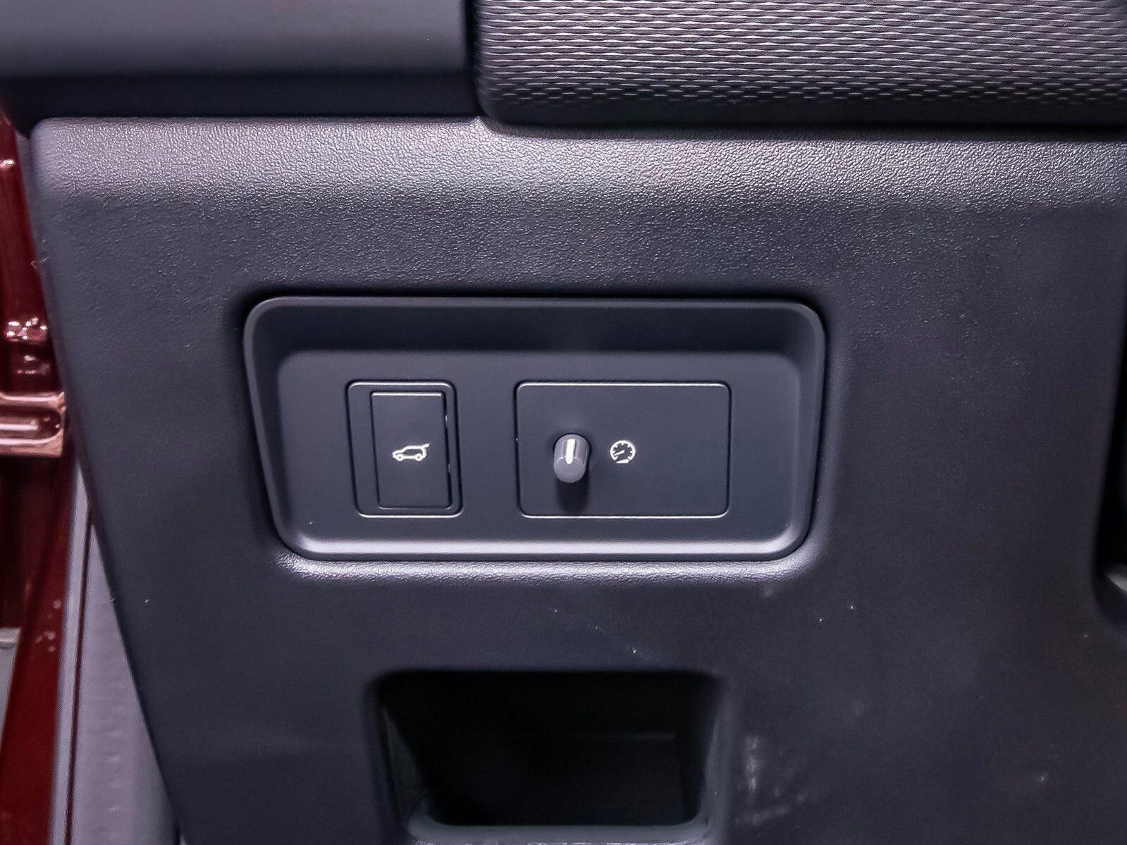 New 2026 Land Rover Discovery Limited Edition image 11