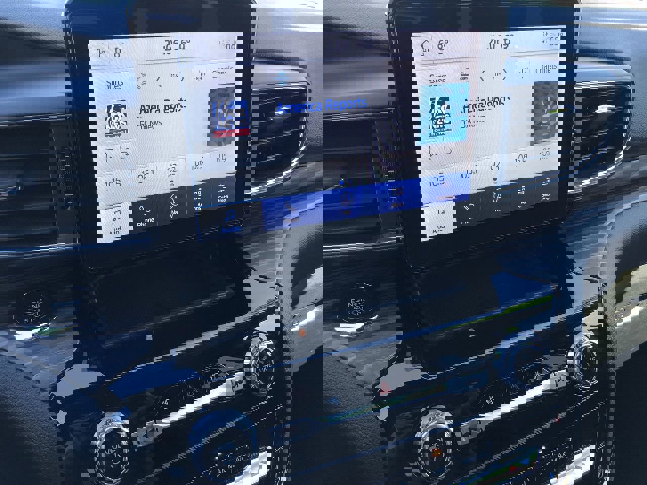 Used 2023 Ford Explorer Limited image 21