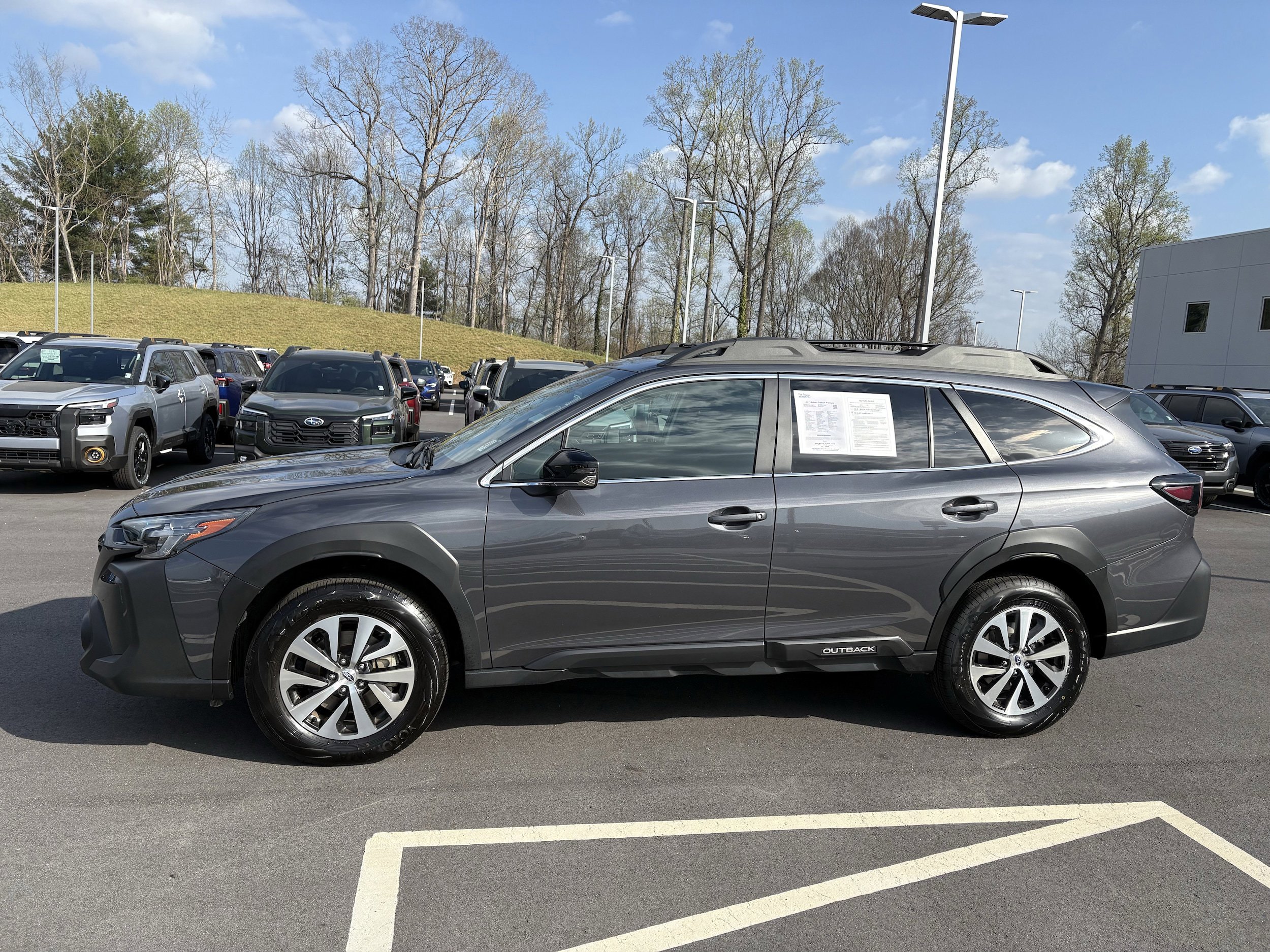 Certified 2025 Subaru Outback Premium AWD/4WD image 4