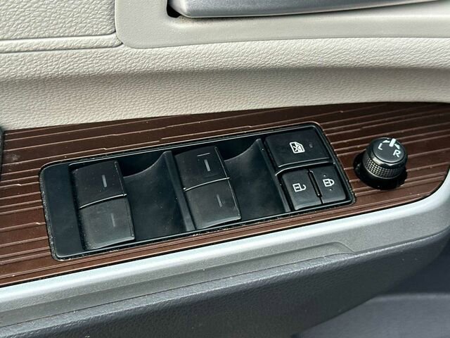 Used 2022 Toyota Sienna XLE image 13