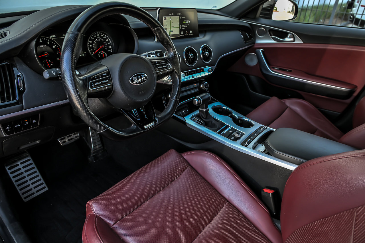 Used 2020 Kia Stinger GT1 AWD/4WD image 23