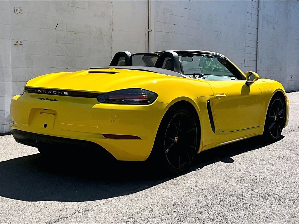 Certified 2024 Porsche 718 Boxster RWD image 17