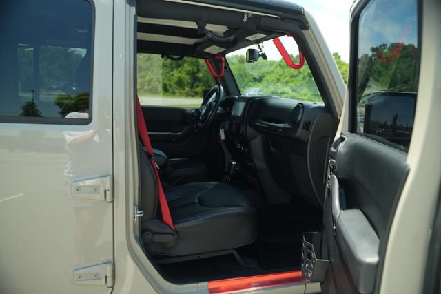 Used 2017 Jeep Wrangler Unlimited Rubicon AWD/4WD image 21