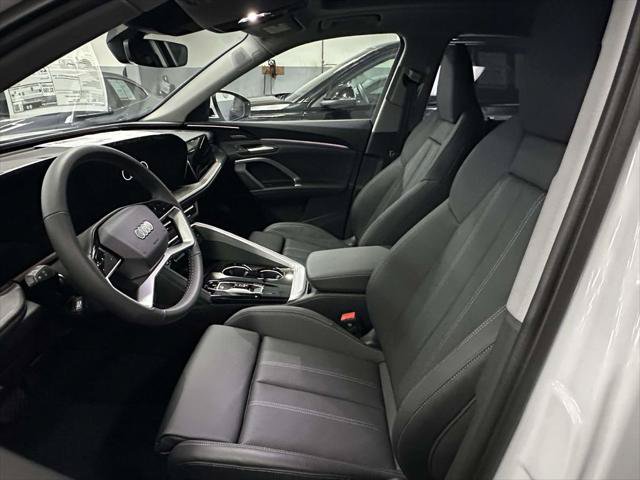 Used 2025 Audi Q5 Premium Plus w/ Premium Plus AWD/4WD image 12