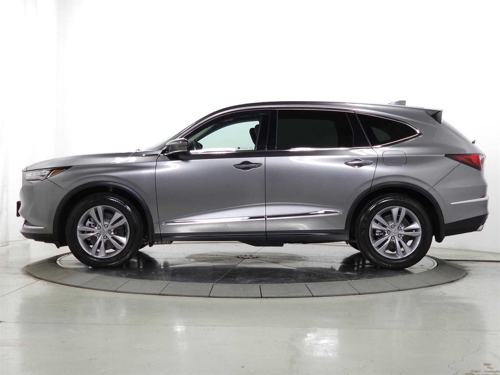 Used 2023 Acura MDX SH-AWD image 4