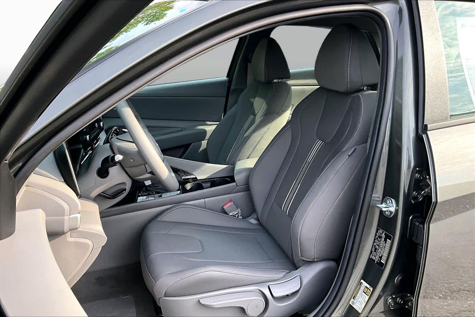 New 2026 Hyundai Elantra Hybrid FWD image 15