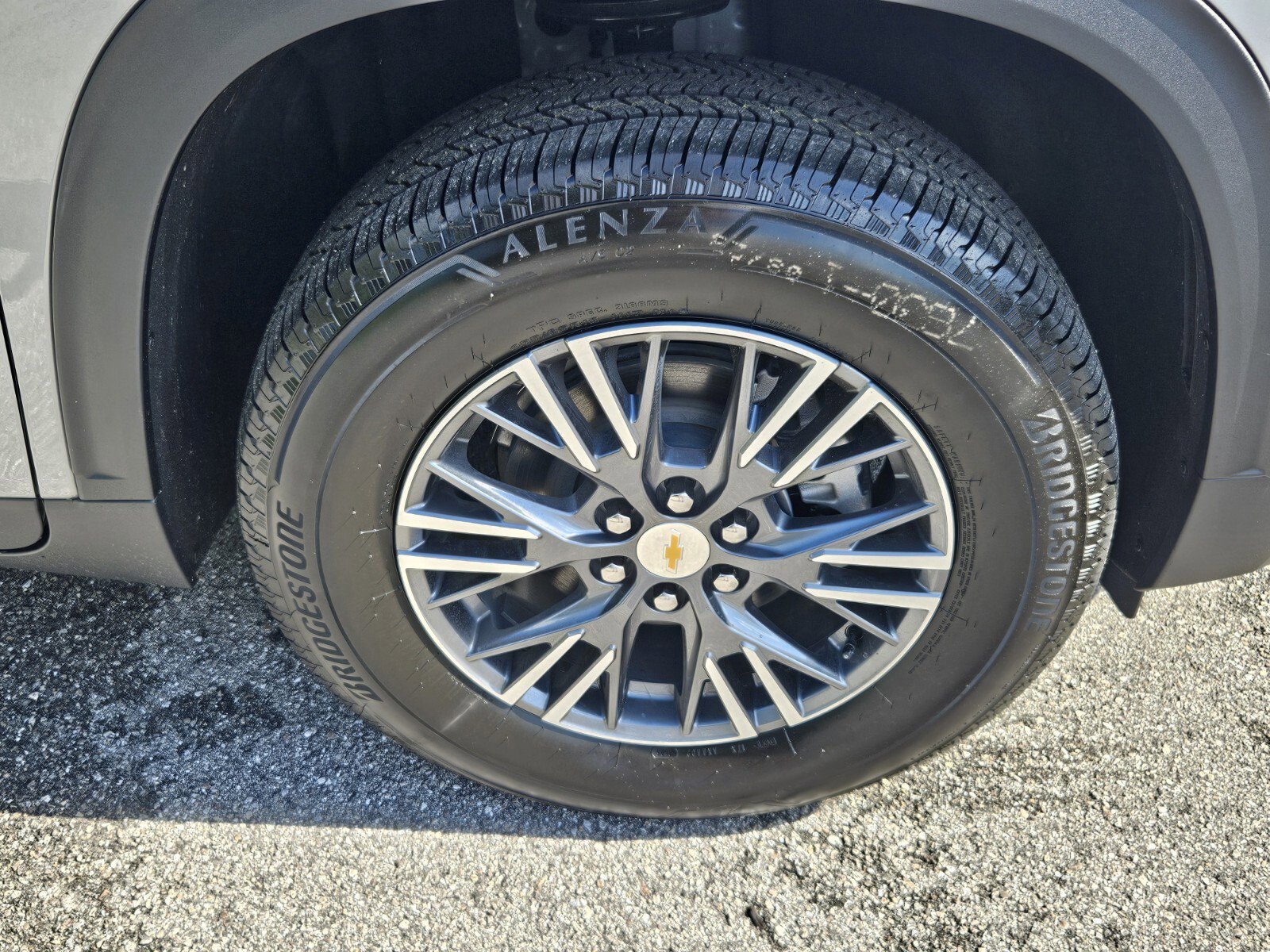 New 2026 Chevrolet Traverse LT image 14