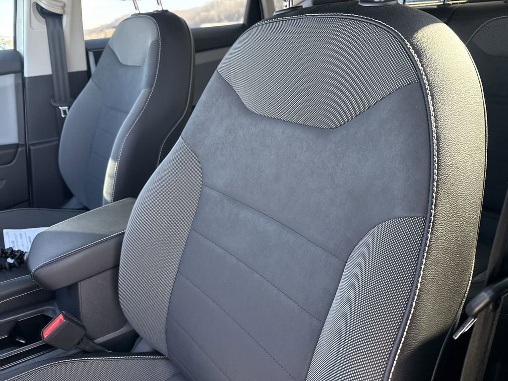 Used 2022 Volkswagen Taos SE image 9