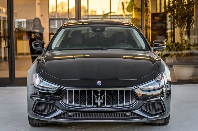 Used 2018 Maserati Ghibli GranSport image 5