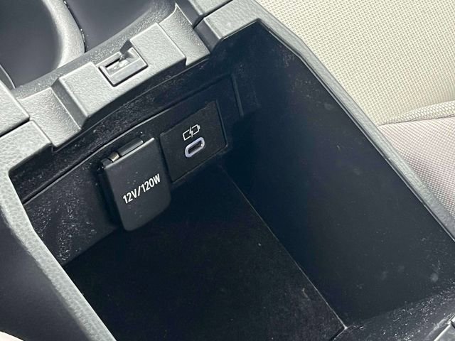 Used 2024 Toyota Corolla Cross L image 33