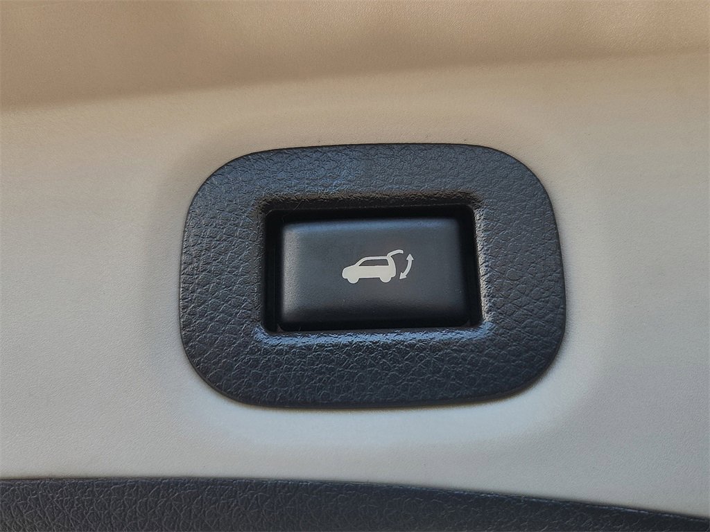 Used 2016 Nissan Rogue SL w/ SL Premium Package image 29