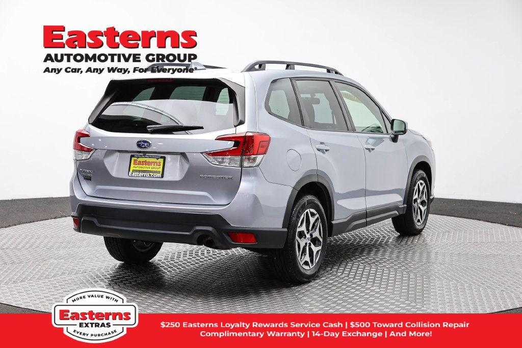 Used 2022 Subaru Forester Premium AWD/4WD image 6