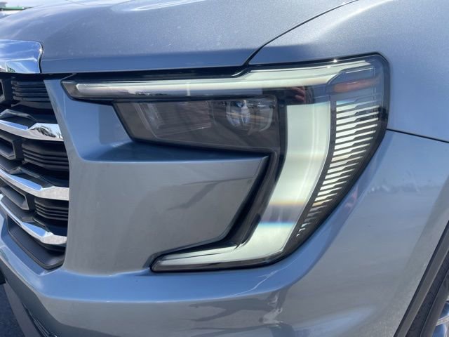 Used 2025 GMC Acadia Elevation image 9