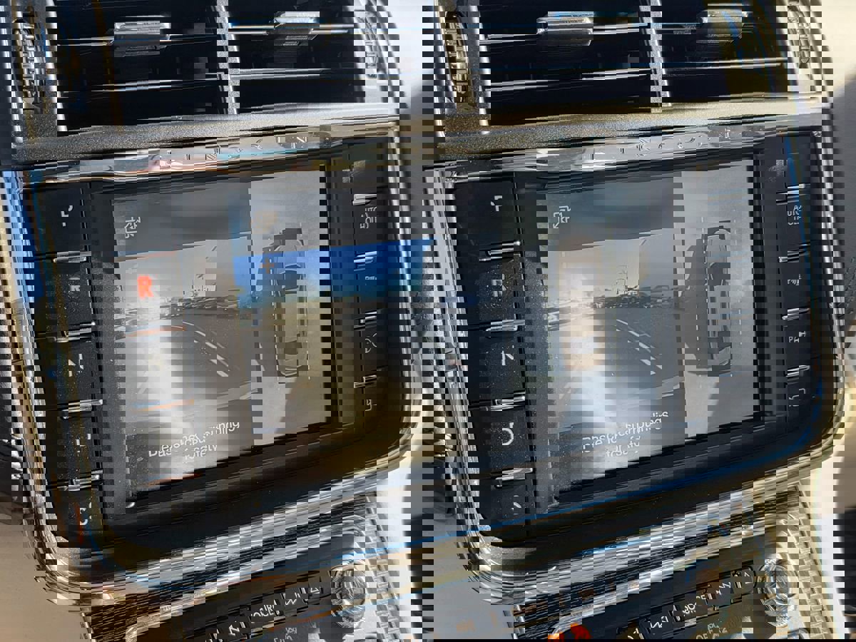 Used 2017 Lincoln Continental Black Label w/ Rear-seat Package image 32