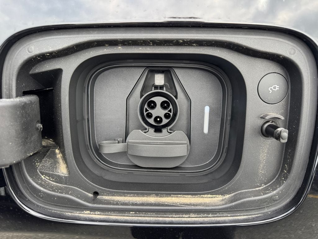 New 2026 Volvo EX90 Plus AWD/4WD image 9