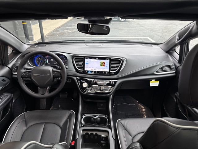 New 2026 Chrysler Pacifica Limited w/ S Appearance Package image 24