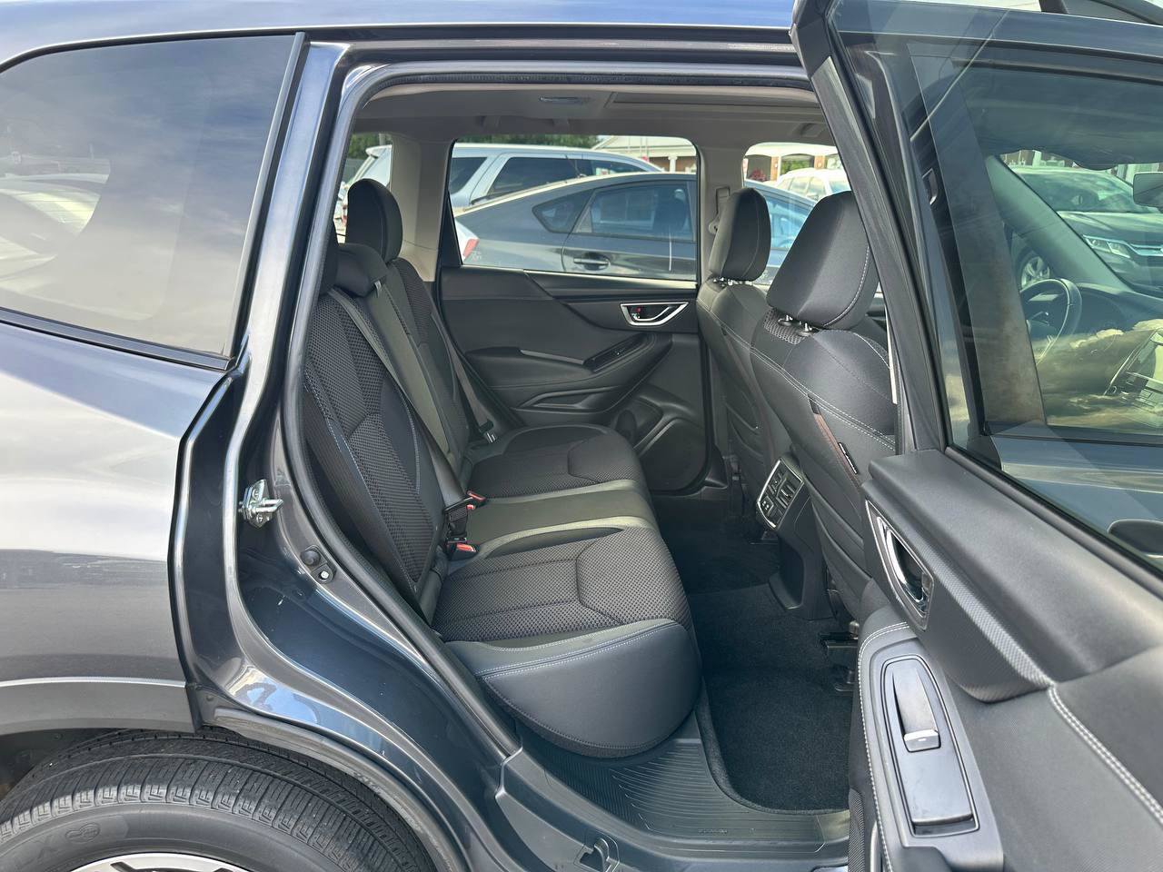 Used 2020 Subaru Forester Premium AWD/4WD image 33