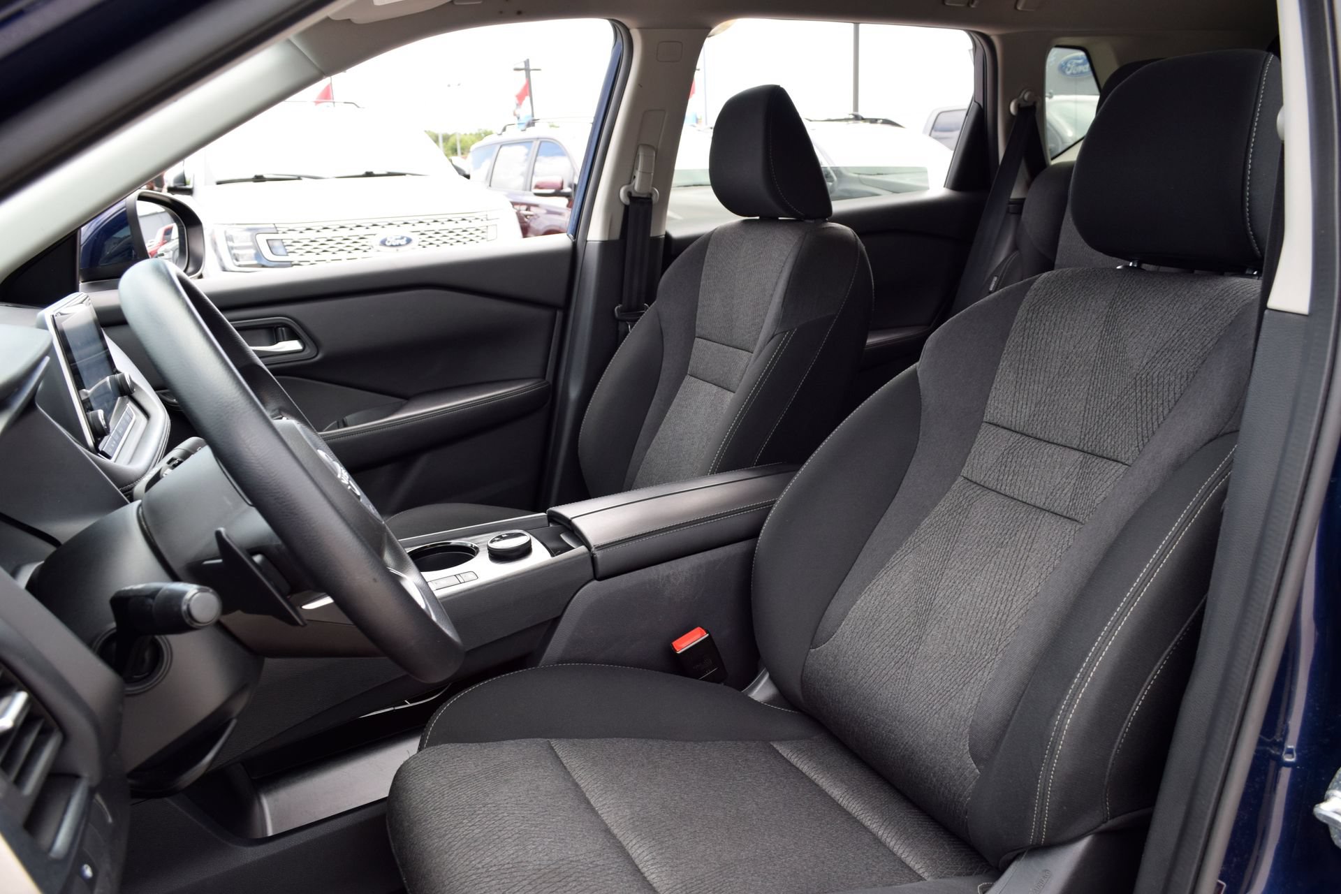 Used 2024 Nissan Rogue SV AWD/4WD image 16