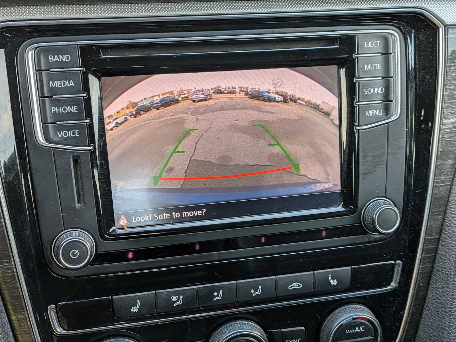 Used 2016 Volkswagen Passat 1.8T SE image 27