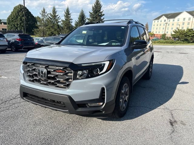 Used 2023 Honda Passport TrailSport image 2