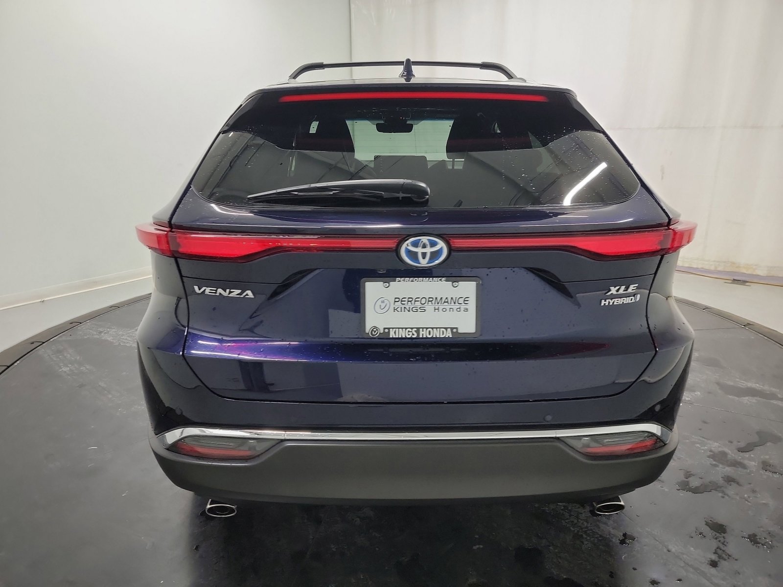 Used 2022 Toyota Venza XLE image 8