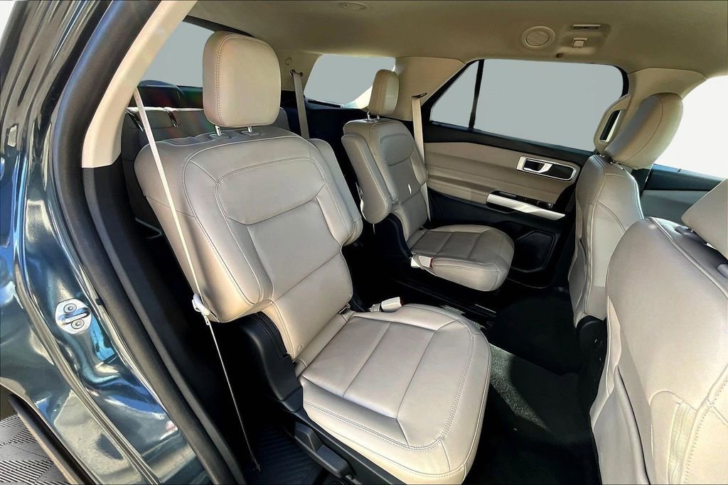 Used 2022 Ford Explorer XLT w/ Equipment Group 202A image 22