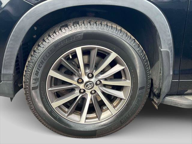 Certified 2017 Toyota Highlander XLE image 11