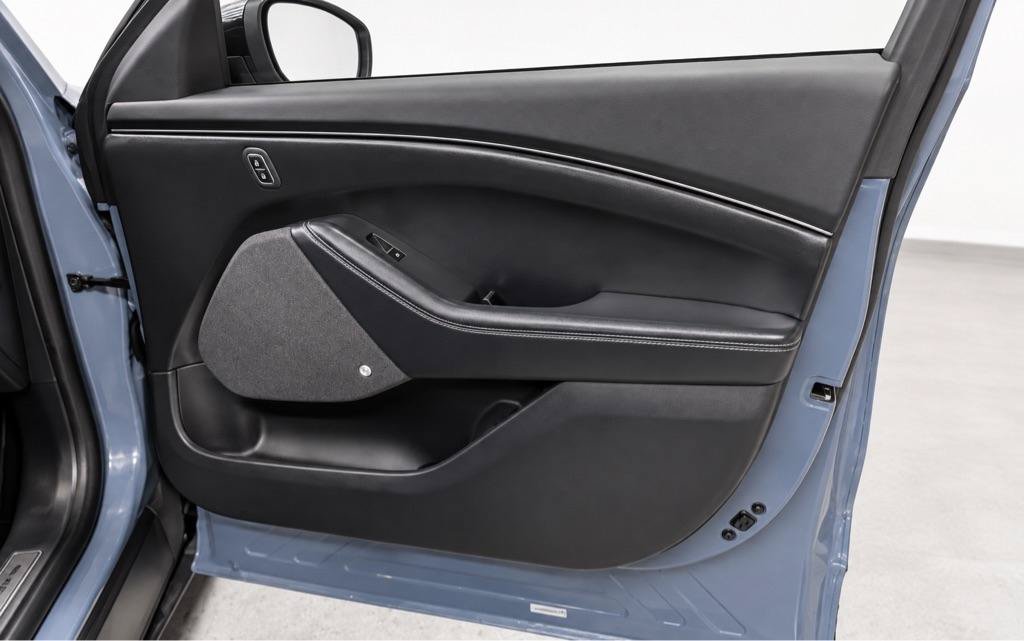 Used 2023 Ford Mustang Mach-E Premium AWD/4WD image 18