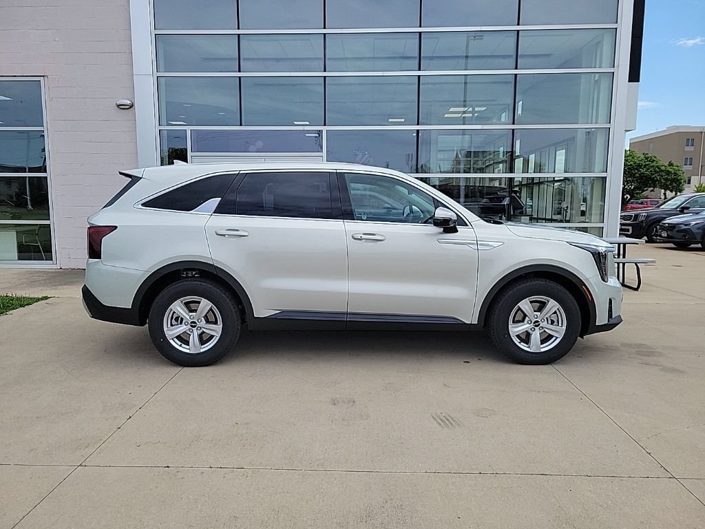 New 2026 Kia Sorento LX FWD image 4