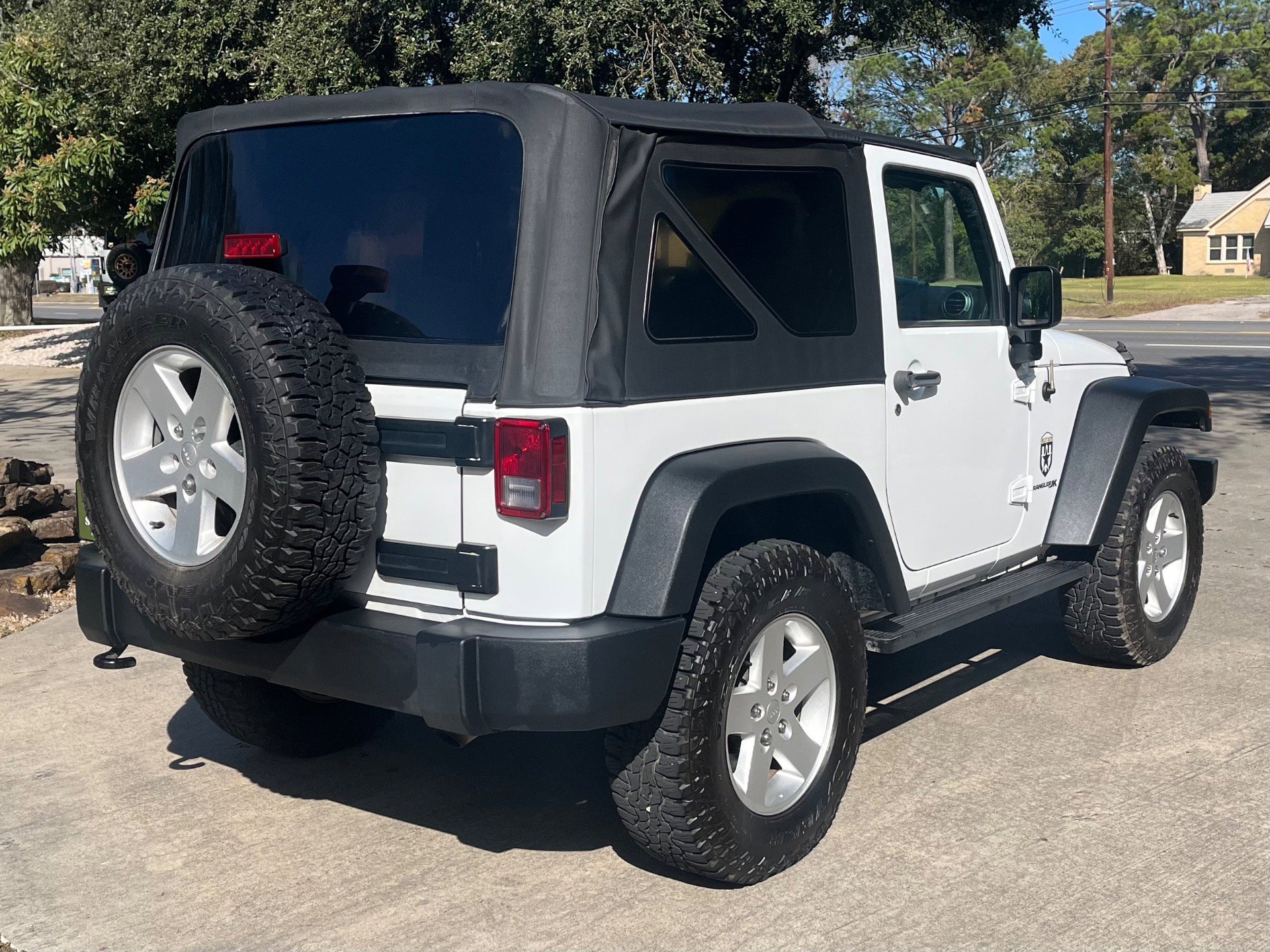 Used 2018 Jeep Wrangler Sport image 10
