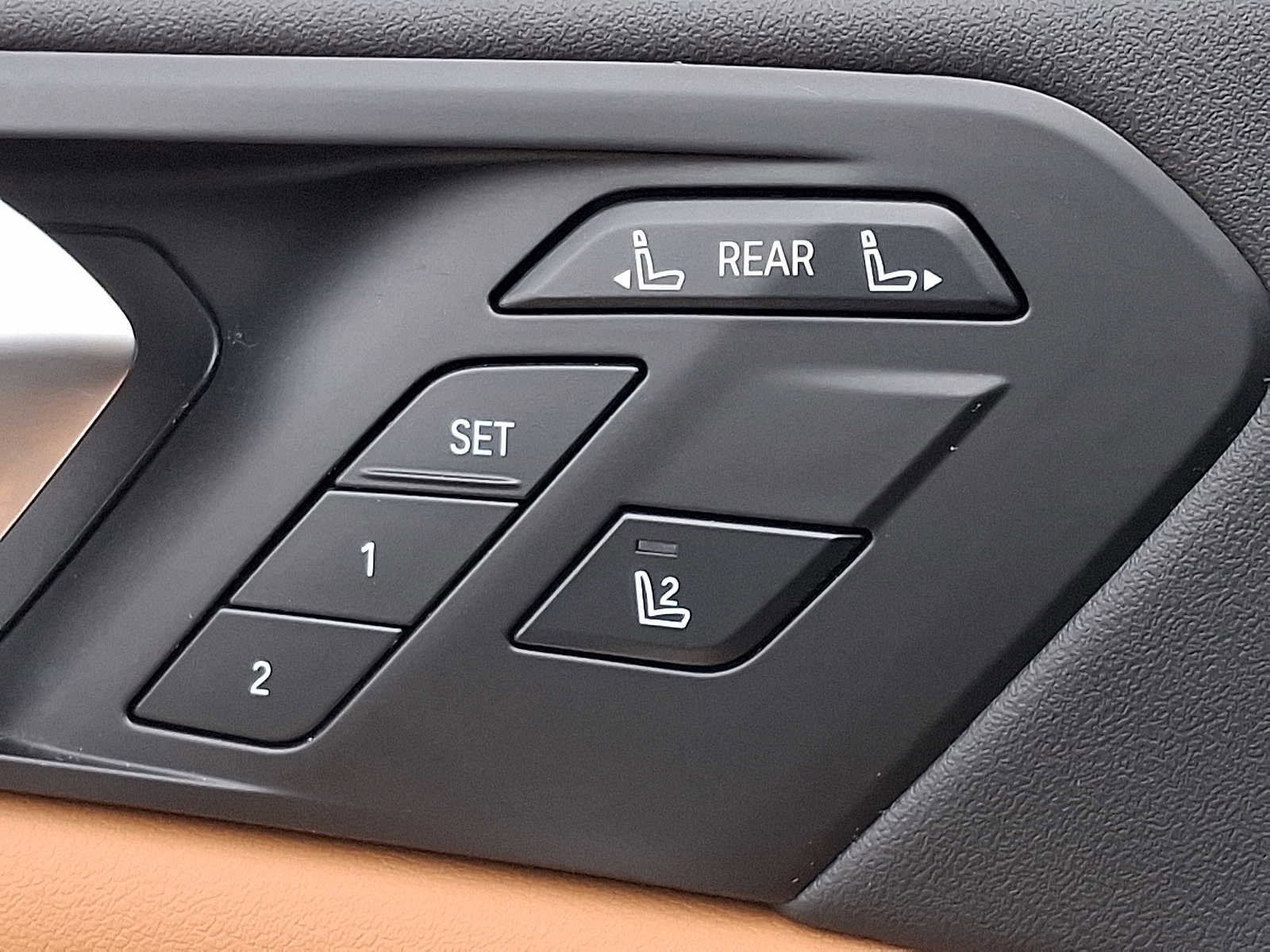 Used 2024 BMW X7 xDrive40i w/ M Sport Package image 28