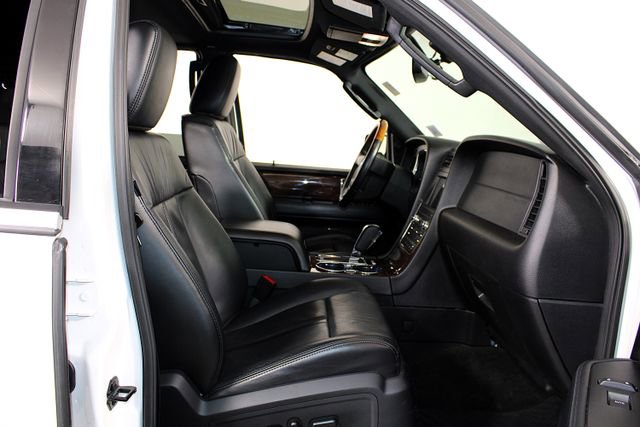 Used 2016 Lincoln Navigator Select image 27