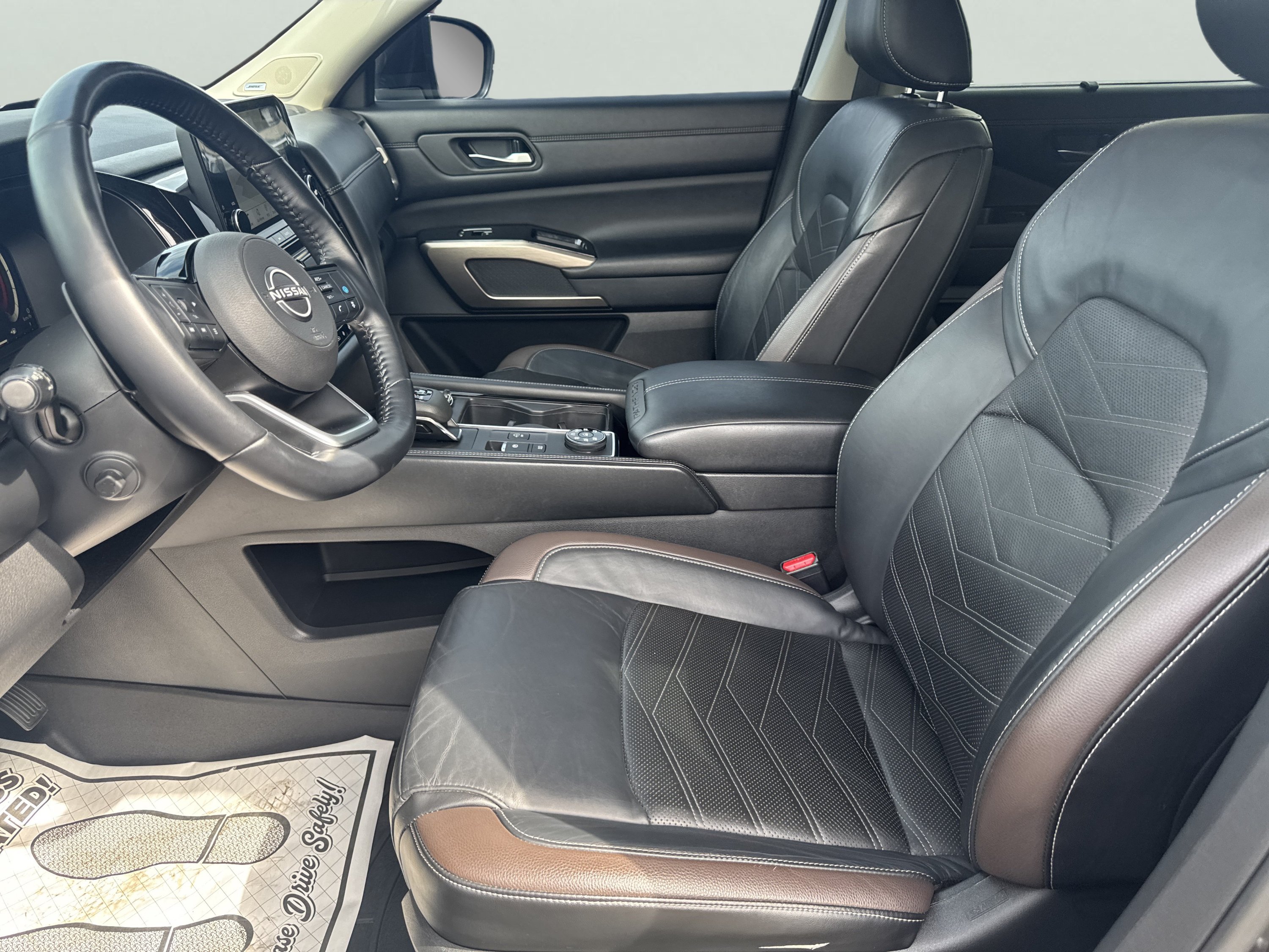 Used 2022 Nissan Pathfinder Platinum w/ Cargo Package AWD/4WD image 12