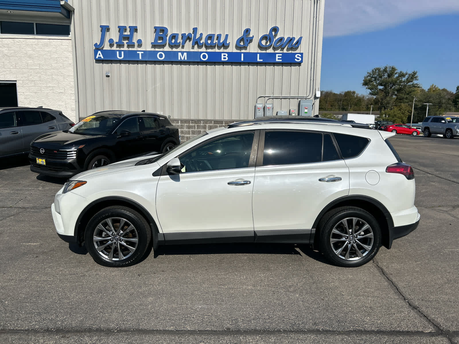Used 2017 Toyota RAV4 Limited w/ Advanced Technology Package AWD/4WD image 6