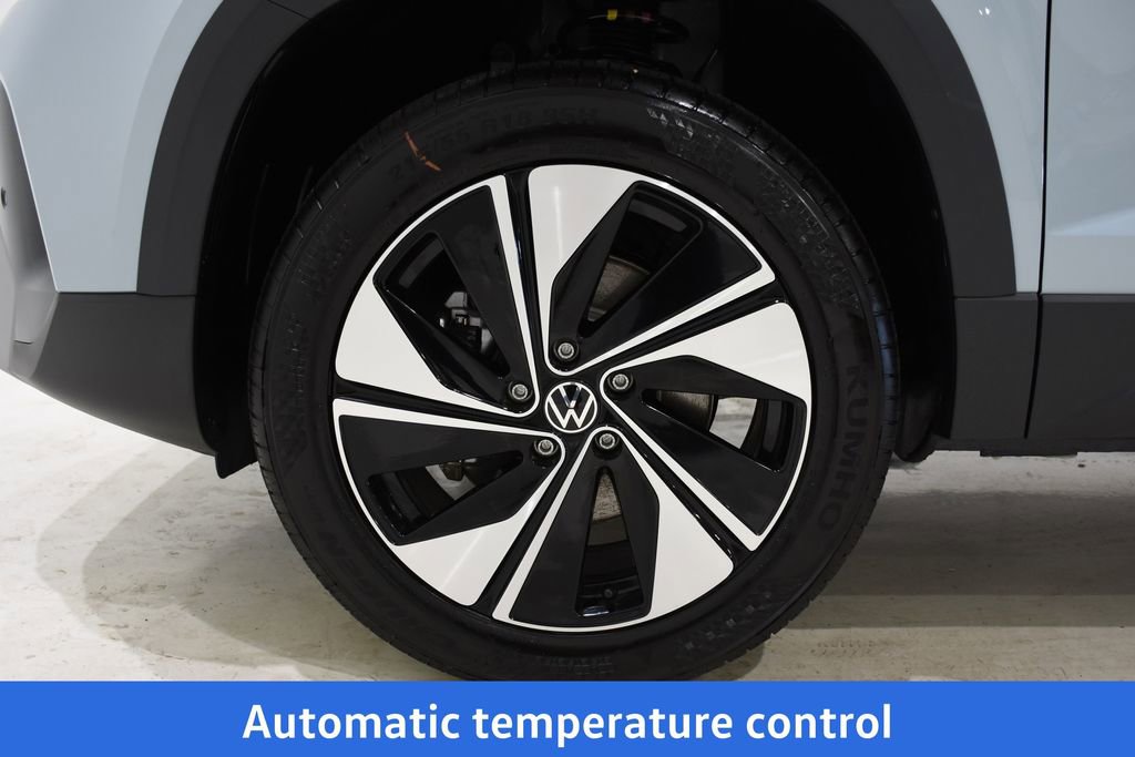 New 2026 Volkswagen Taos SE image 6