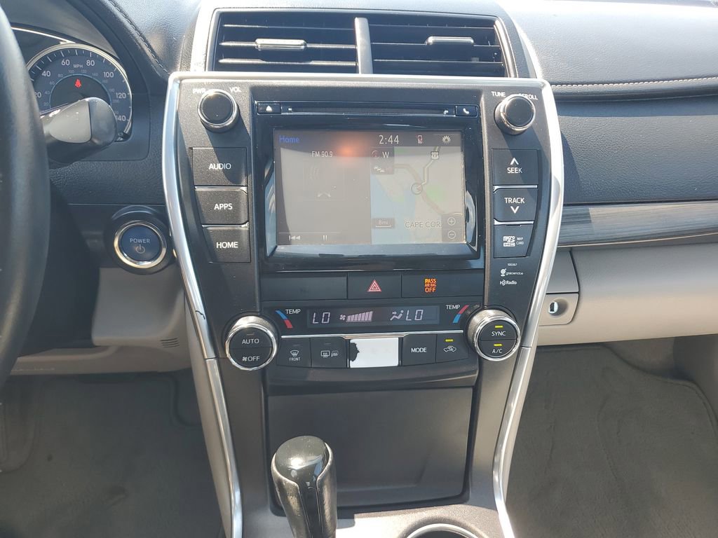 Used 2015 Toyota Camry XLE w/ Moonroof Package image 22