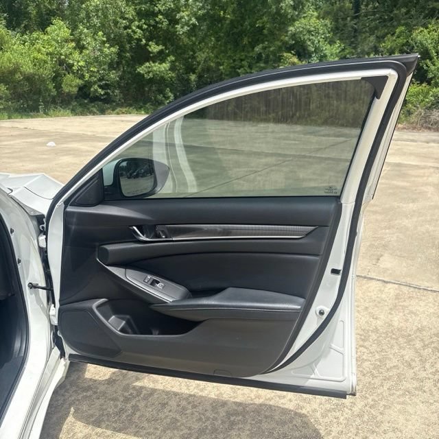 Used 2018 Honda Accord Sport image 12